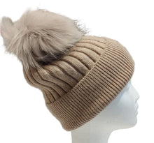 Carica l'immagine nel visualizzatore di Gallery, CAPPELLO PON PON
