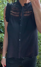 Carica l'immagine nel visualizzatore di Gallery, CAMICIA MODELLO TIANA
