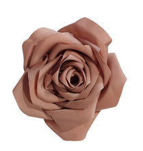 Carica l'immagine nel visualizzatore di Gallery, SPILLA ROSA piccola
